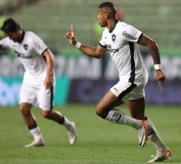 Botafogo vence o América-MG e amplia liderança no Brasileirão com golaços de Júnior Santos!