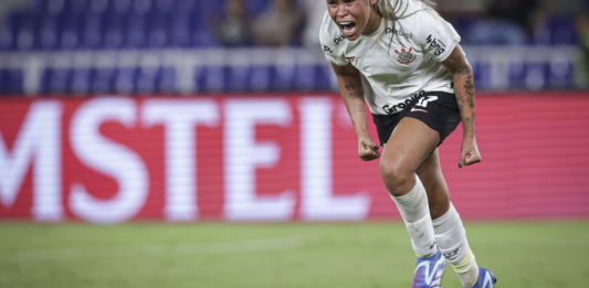 Corinthians vence Internacional nos pênaltis e avança para a final da Libertadores Feminina! Descubra quem será o adversário na disputa pelo título histórico!