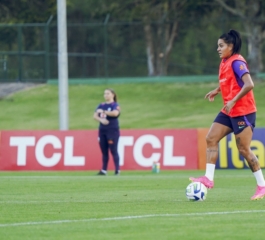 Brena, do Santos, é convocada para a seleção brasileira feminina de futebol e marca presença nos amistosos contra o Canadá!